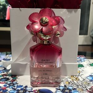 Marc Jacobs daisy